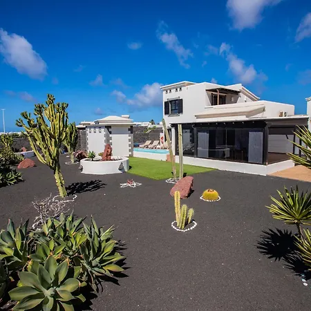 Sara Willa Playa Blanca (Lanzarote)
